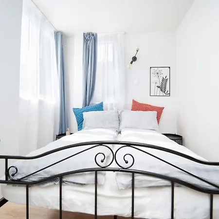 Appartement Center 1-bedroom Flat Next To Mall Of