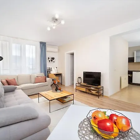 Apartamento Center 1-bedroom Flat Next To Mall Of