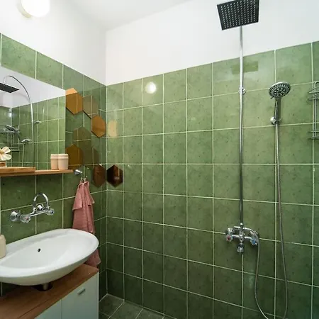 Center 1-bedroom Flat Next To Mall Of Apartament *